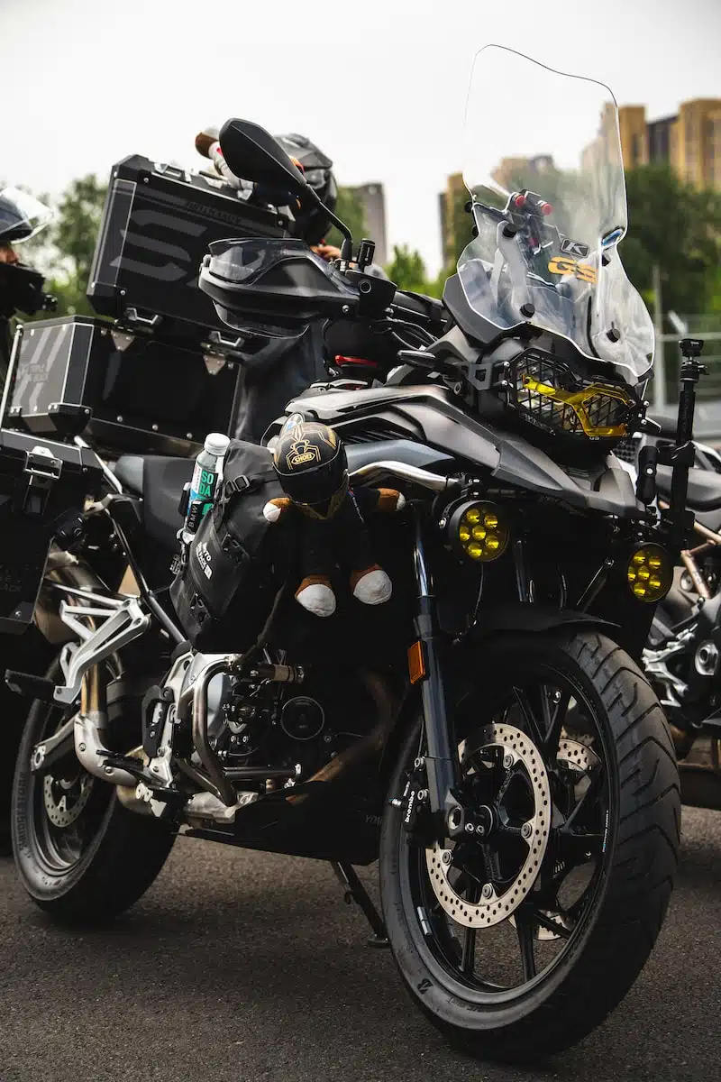 Comment protéger une moto qui dort dehors ?